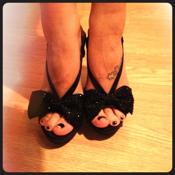 Strappy Chinese Laundry wedges