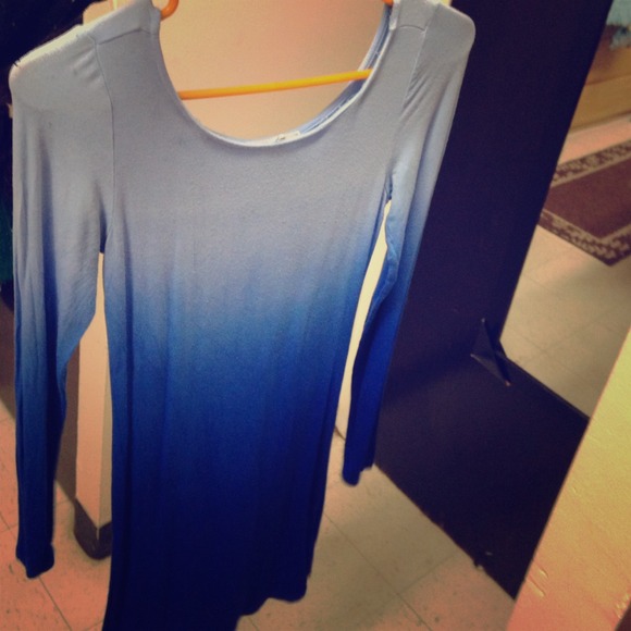 Forever 21 Dresses & Skirts - Tight blue ombré dress.
