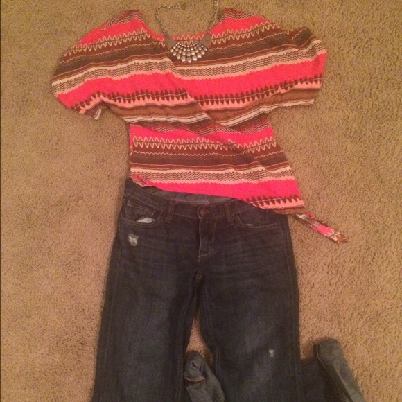 Tribal shirt with tie at waist