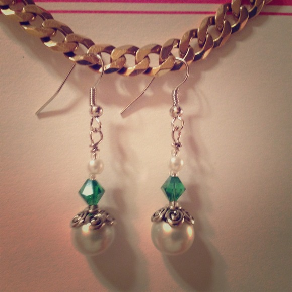 Green & Pearl Glass Bead Earrings by Dawn - Picture 1 of 1
