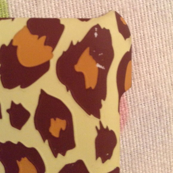 Two iPod touch 4th generation cases. - Picture 4 of 4