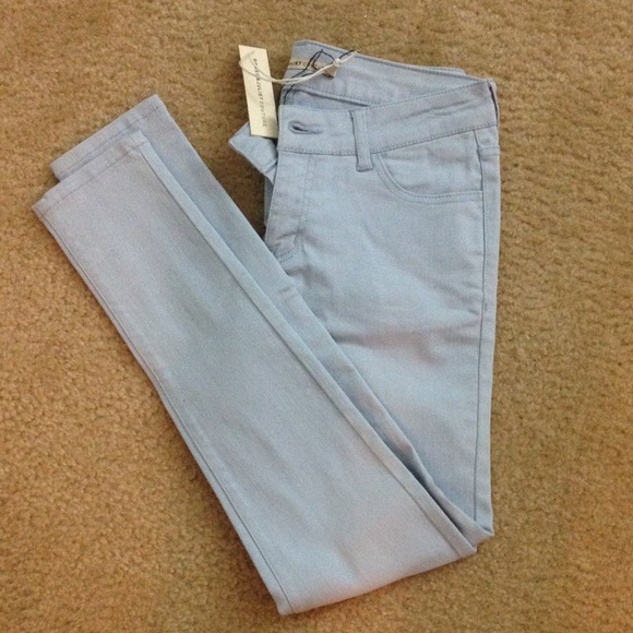 Romeo and Juliet Periwinkle Jeans - Picture 1 of 1