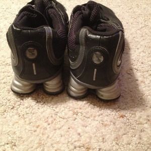Nike shox! Barely worn. Size 10.