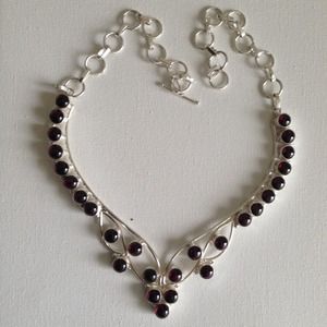 Silver burgundy stones necklace