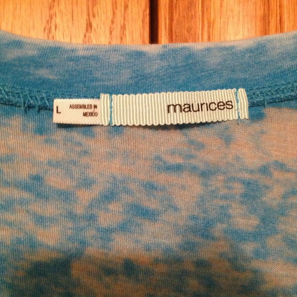 Maurice's never worn shirt. - Picture 2 of 2