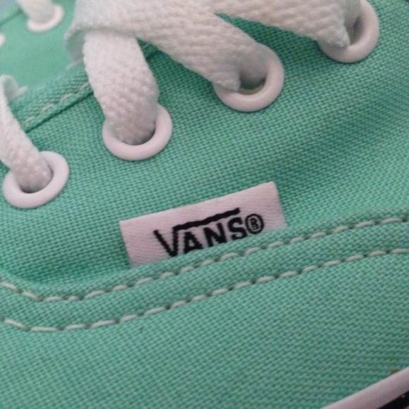 Vans - Picture 2 of 4