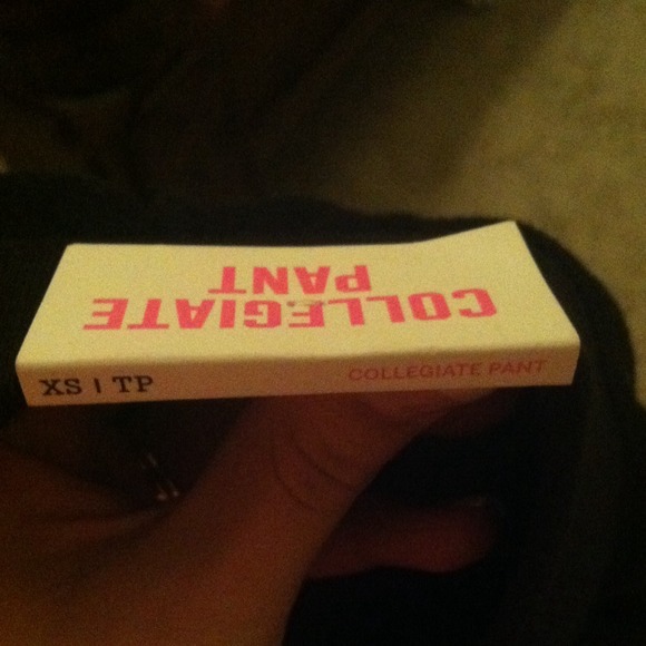 🚫SOLD🚫 Victoria's Secret PINK Collegiate Pant💕 - Picture 3 of 4