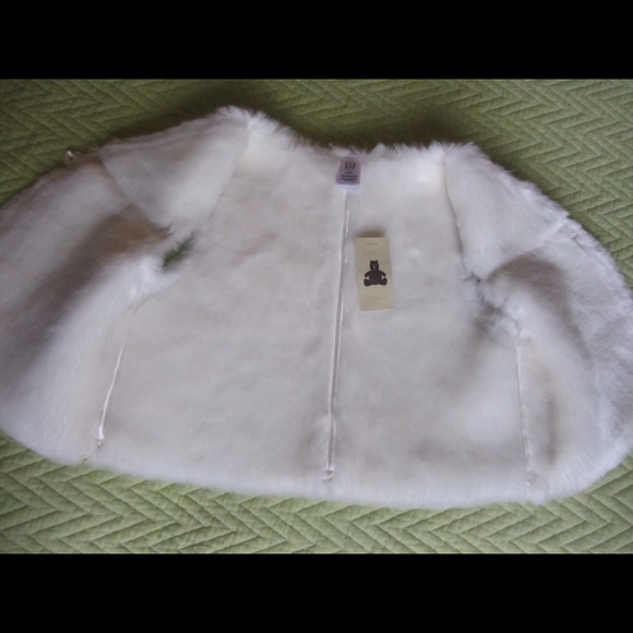 Outerwear bundle from Gap size 18-24m & 2y. - Picture 3 of 4
