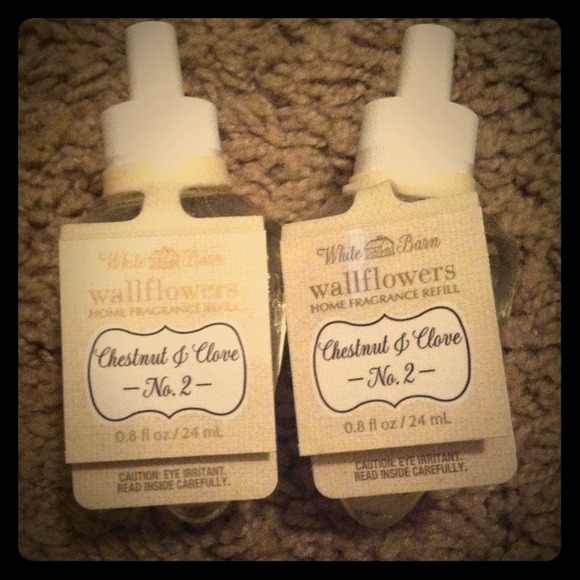 🚫SOLD🚫🌸Bath & Body Works Chesnut & Clove Wall