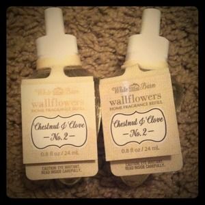 🚫SOLD🚫🌸Bath & Body Works Chesnut & Clove Wall
