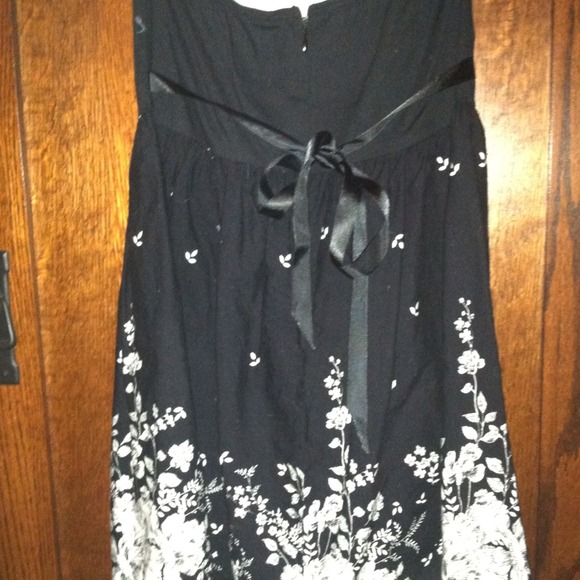 Sold - Picture 3 of 3