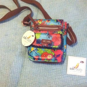 Beautiful sakroots purse!