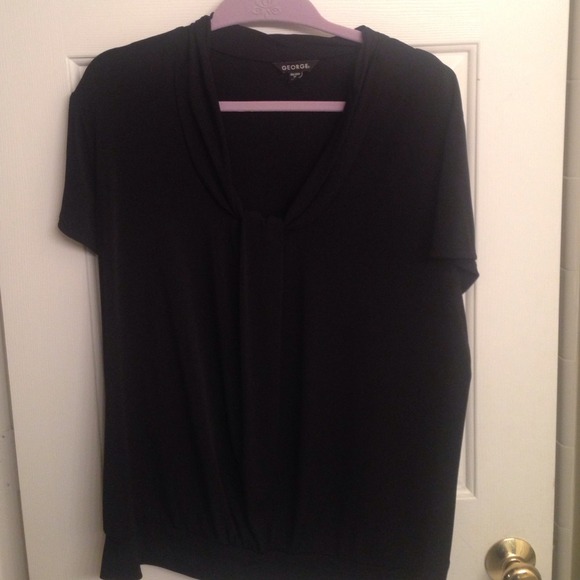 🎉🎉bundled🎉🎉.  Black dress top