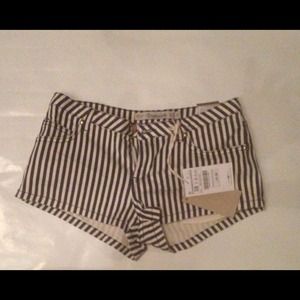 Stripes!! Denim Zara booty shorts!