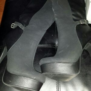 High heel boots