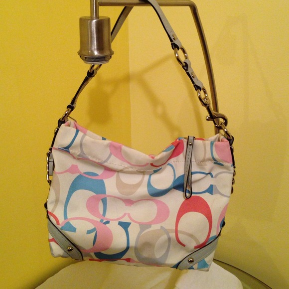 Pre-loved coach handbag