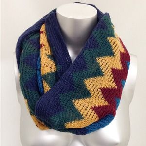 NWOT MULTI ZIG ZAG INFINITY SCARF