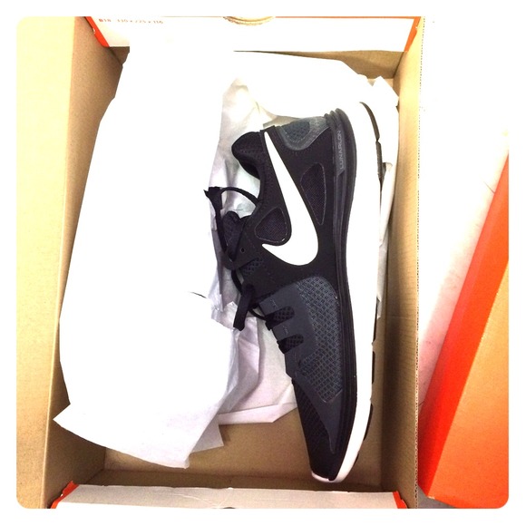 Brand new Nike Lunarflash sneakers - Picture 1 of 4