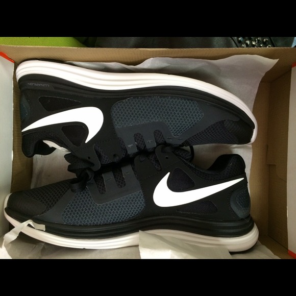 Brand new Nike Lunarflash sneakers - Picture 2 of 4