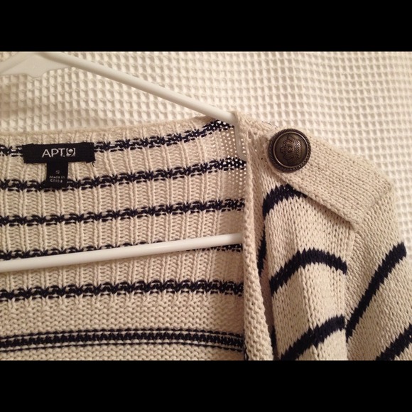 Sweater - Picture 2 of 3