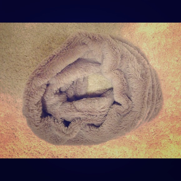 Scarf - Picture 1 of 1