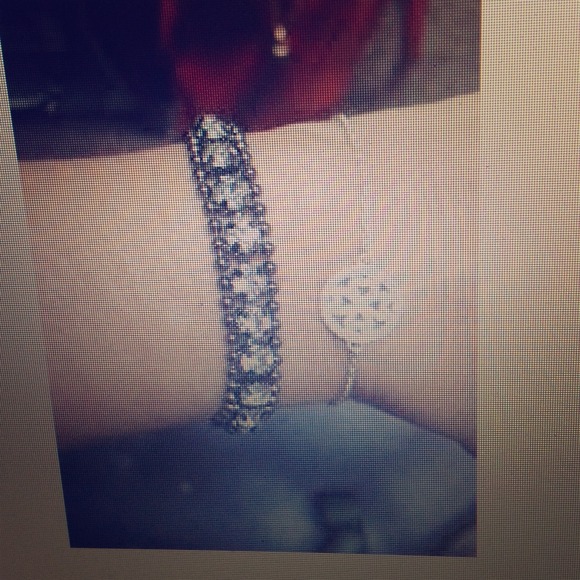 Stella and Dot Urbane Bracelet. New in Stella box.