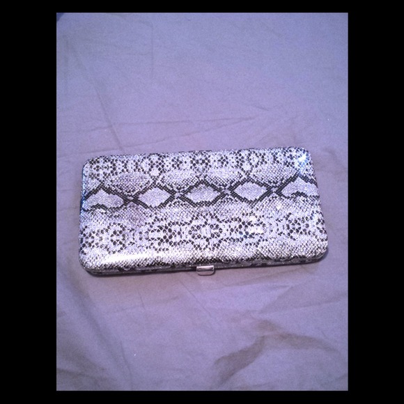 Clutches & Wallets - New snakeskin wallet