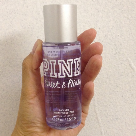 Victorias Secret PINK sweet and flirty body mist