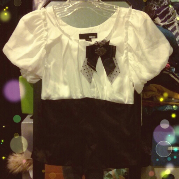 🆕Forever 21 white black satin jeweled crop top S