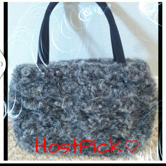🎊HP Small faux fur handbag
