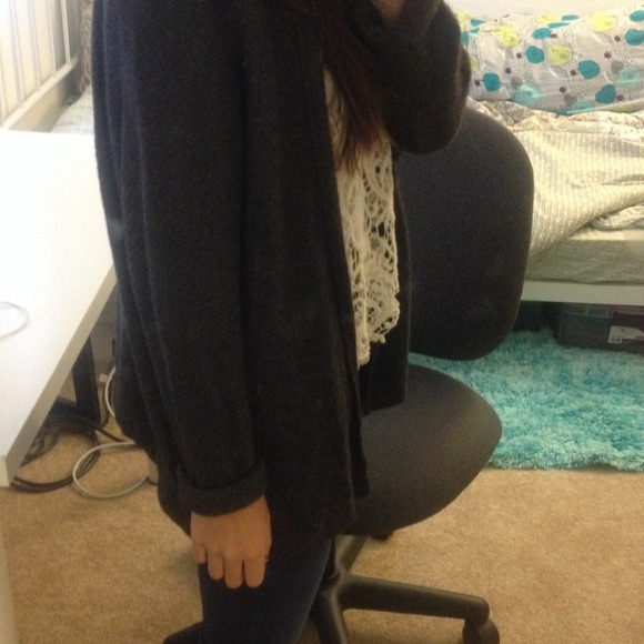 ❌SOLD❌Brandy Melville Caroline - Picture 3 of 3