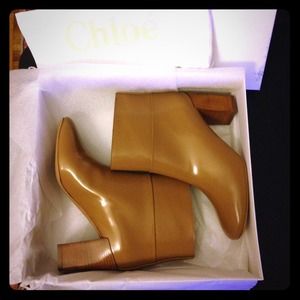 Chloe Shiny Leather Bootie (37)