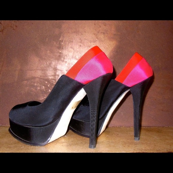 Fendi shoes! $400 pp inc shipping. - Picture 3 of 4