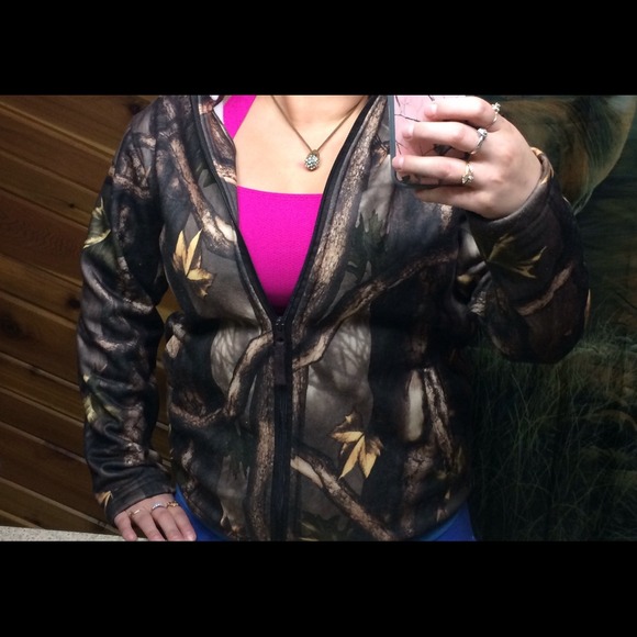 🚫SOLD🚫Camo Jacket 💚 - Picture 2 of 2
