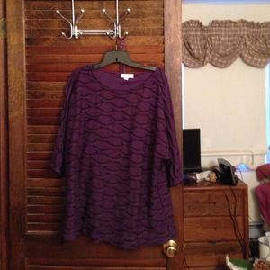 Black and plum 3 quarter sleeve sweater