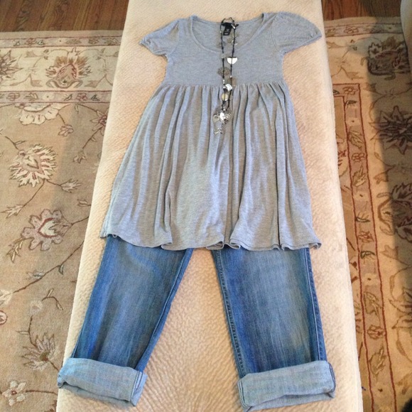 💥sold in a bundle 💥H&M baby doll t-shirt