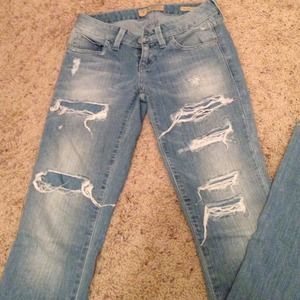 Guess "Destroyed" Skinny Jeans