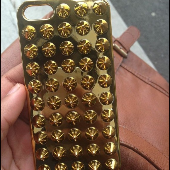 Spikey Gold iPhone 5 case ⭐️