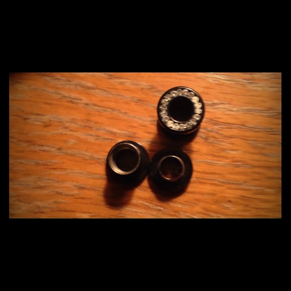 tunnles. - Picture 1 of 2