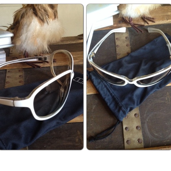 SOLD.  OLIVER PEOPLES white framed sunnies - Picture 3 of 4