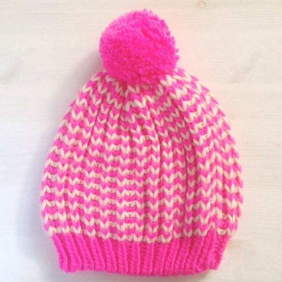 ✖️✖️traded✖️✖️⚡️Neon pink knit pom pom beanie hat