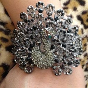 💕AMAZING PEACOCK SWAROVSKI  CRYSTAL BRACELET💕