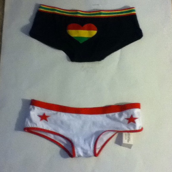 2 tillys panties