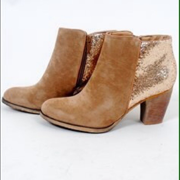 ❌Sold❌.    Sparkle bootie hold for missbrandy