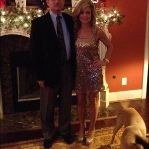 Gorgeous gold cocktail dress