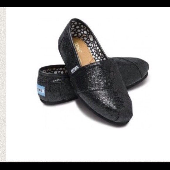 BLACK GLITTER TOMS ✨