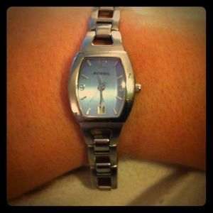 Fossil watch with blue face and easy sizing