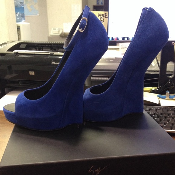 ❗️SOLD ❗️No trade Giuseppe Zanotii wedges
