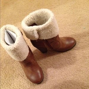 Gbyguess boots 5.5