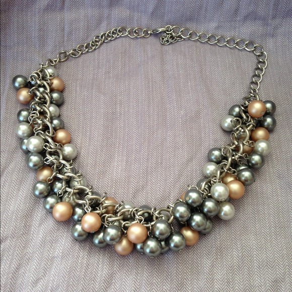 🎉Host Pick🎉🎊Express Bauble Necklace - Picture 1 of 1